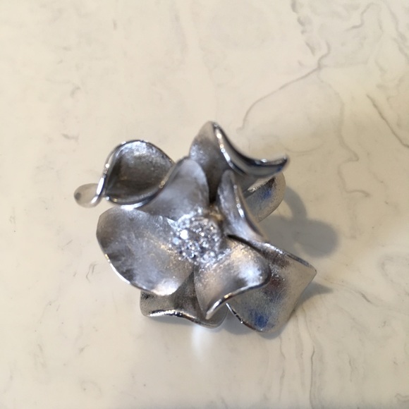 Premier Designs Magnolia Ring - Picture 4 of 8